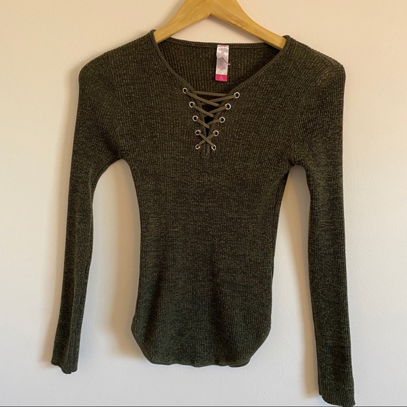 Green Ribbed Lace Up Cleavage Long Sleeve Sweater - Picture 3 of 5